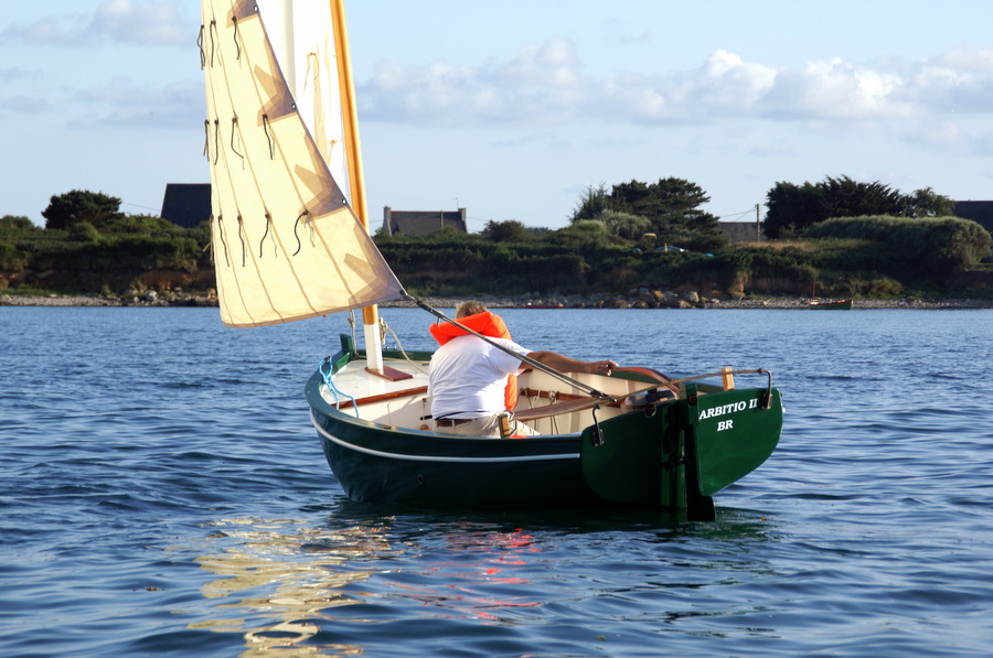 Standing lug rig, said "misainier"